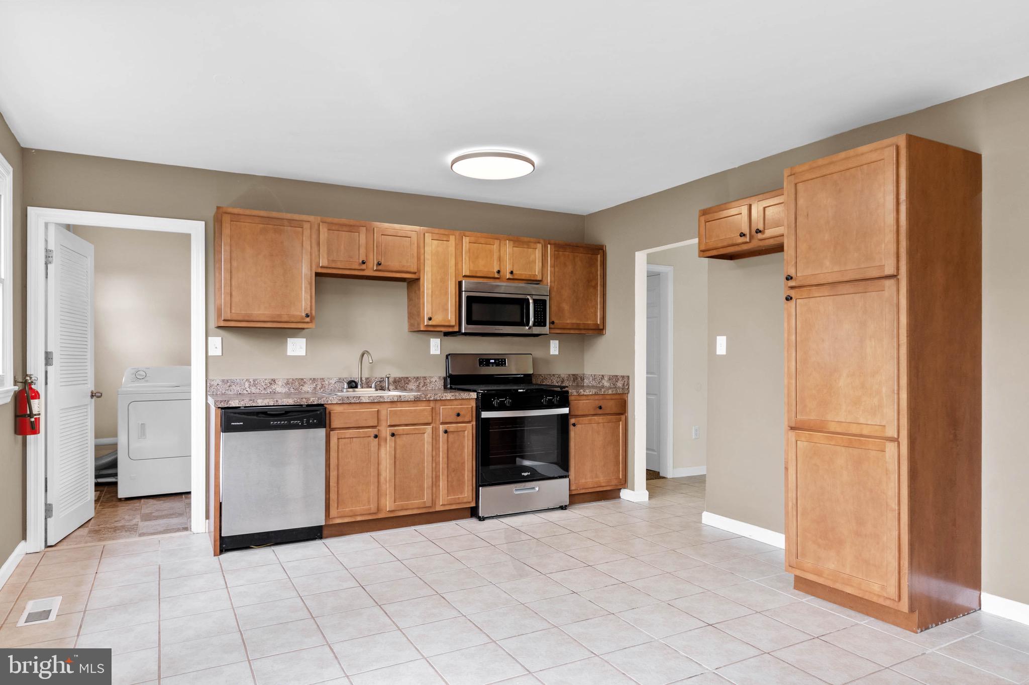 1012 Winslow Road Williamstown, NJ 08094 - Photo 7 of 25 Gallery Image 7