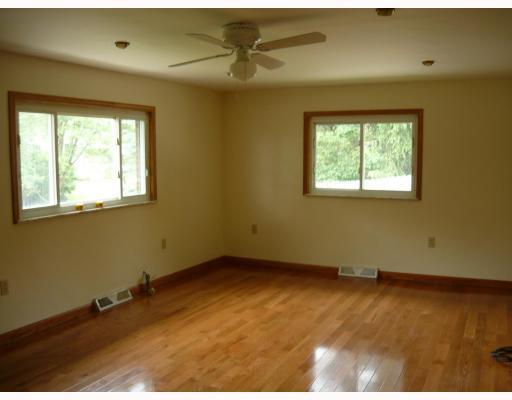 51 Smiley Road Washington, PA 15301 - Photo 7 of 11 Living Room.