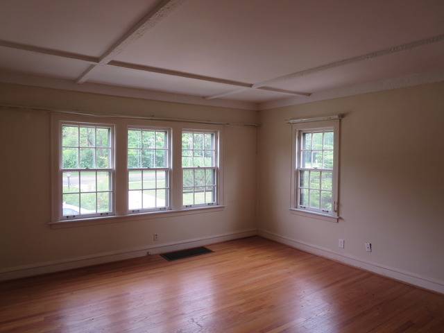240 W Street Elmhurst, IL 60126 - Photo 2 of 21