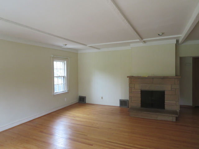 240 W Street Elmhurst, IL 60126 - Photo 4 of 21