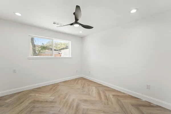 $4,650 | 10722 Lynbrook Drive, Houston, TX 77042