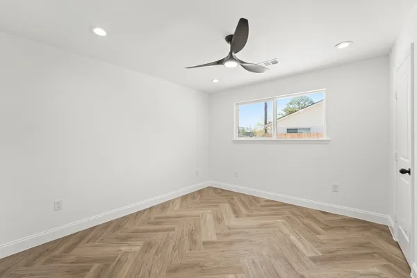 $4,650 | 10722 Lynbrook Drive, Houston, TX 77042