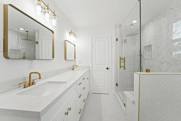 $4,650 | 10722 Lynbrook Drive, Houston, TX 77042