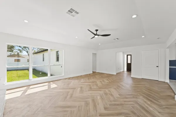 $4,650 | 10722 Lynbrook Drive, Houston, TX 77042