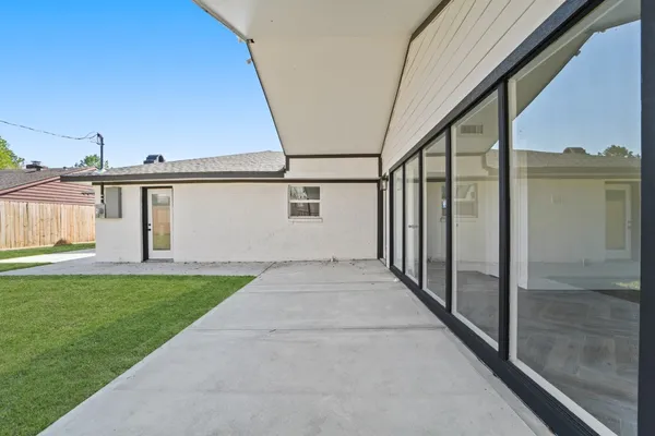 $4,650 | 10722 Lynbrook Drive, Houston, TX 77042