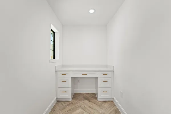 $4,650 | 10722 Lynbrook Drive, Houston, TX 77042