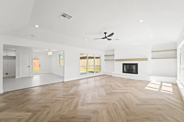 $4,650 | 10722 Lynbrook Drive, Houston, TX 77042