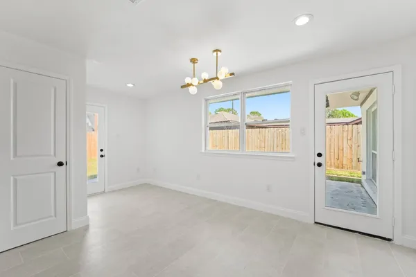 $4,650 | 10722 Lynbrook Drive, Houston, TX 77042