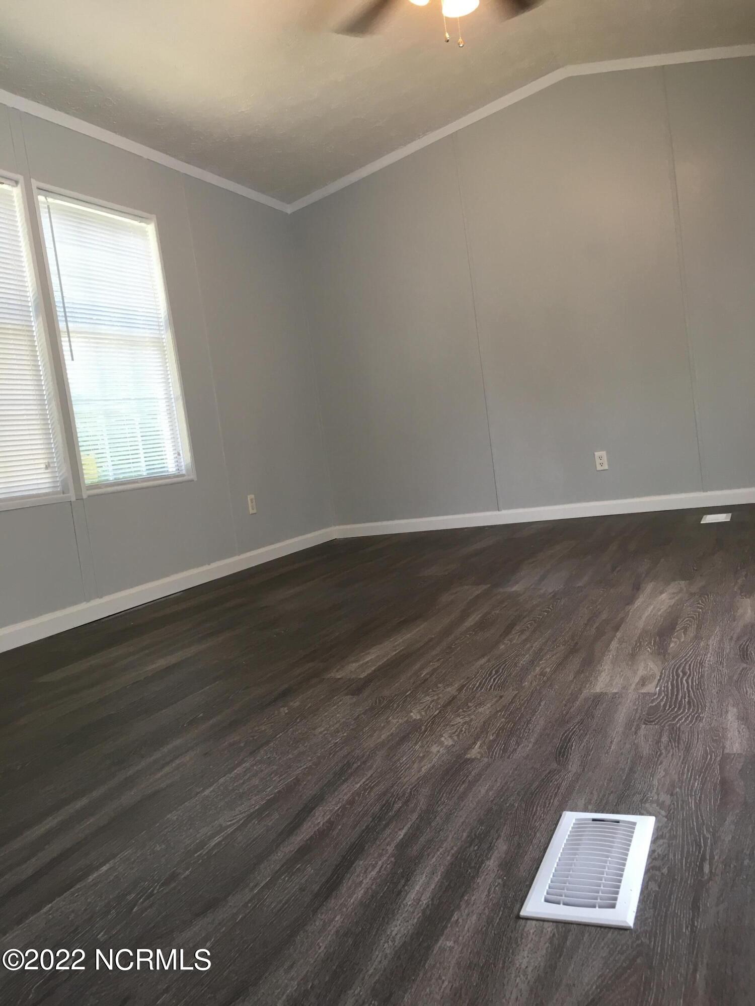 105 Laura Drive Hubert, NC 28539 - Photo 5 of 17 IMG_0340