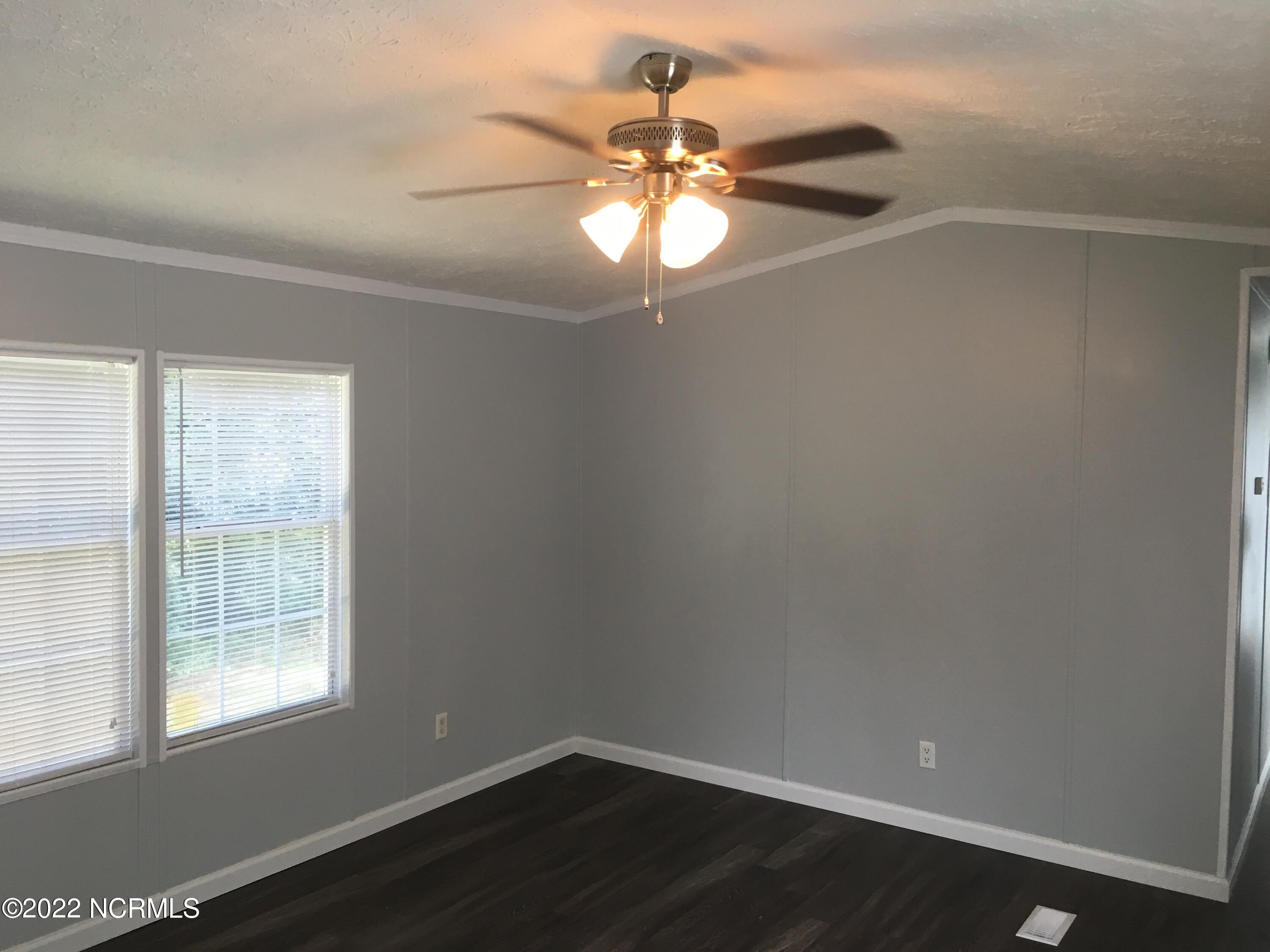 105 Laura Drive Hubert, NC 28539 - Photo 6 of 17 IMG_0339