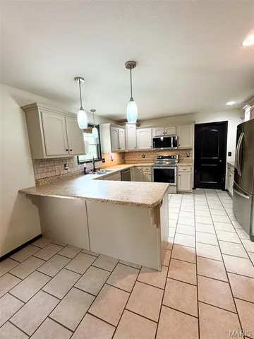 $320,000 | 20172 London Lane, Waynesville, MO 65583