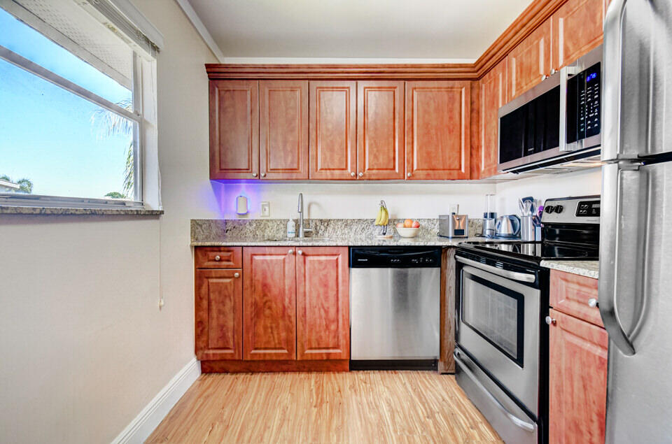 232 Monaco Way Delray Beach, FL 33446 - Photo 12 of 40 20_dsc_4411_2_3_4_5