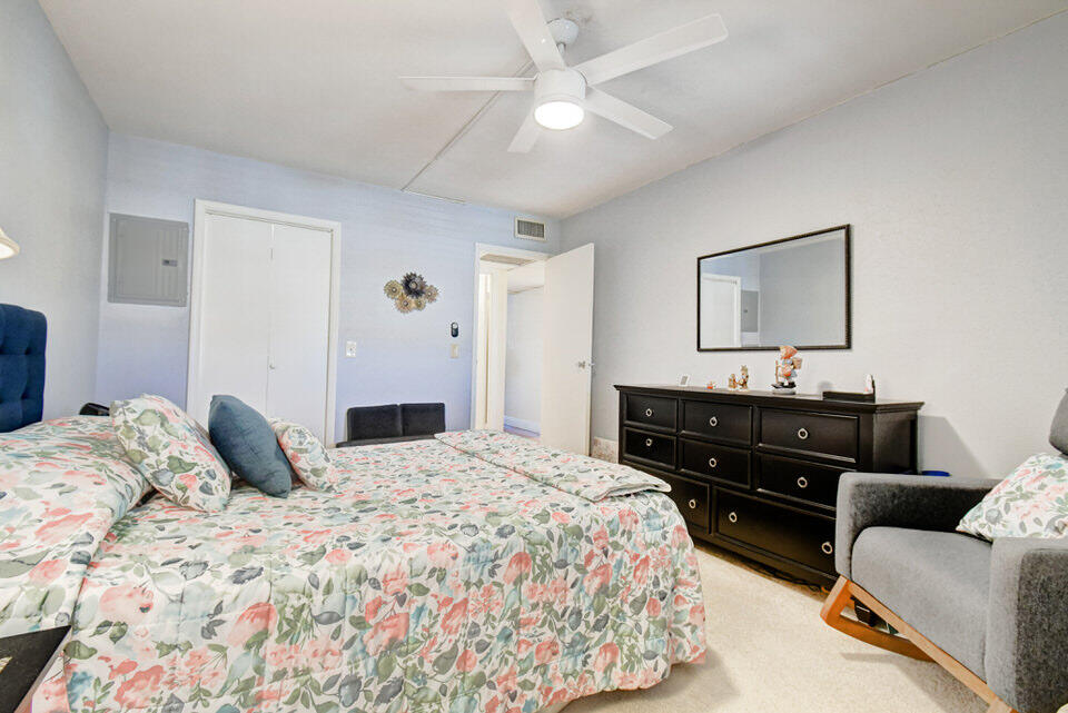 232 Monaco Way Delray Beach, FL 33446 - Photo 15 of 40 23_dsc_4456_57_58_59_60