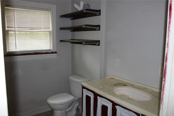 $90,000 | 929 Forsythe Street, Carthage, TX 75633