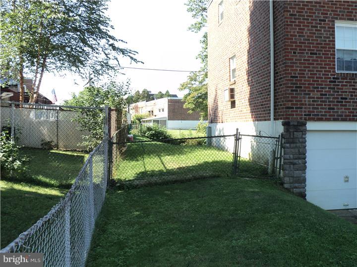 3674 Academy Road Philadelphia, PA 19154 - Photo 2 of 10 Exterior Side