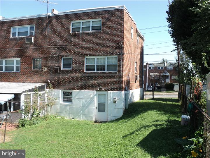 3674 Academy Road Philadelphia, PA 19154 - Photo 3 of 10 Exterior Back