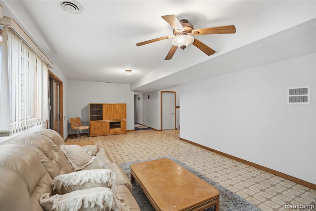 5436 North Lakeshore Road Deckerville, MI 48427 - Photo 30 of 48