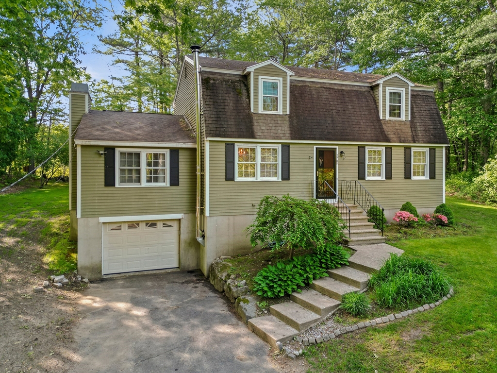 178 R King Street Groveland, MA 01834 - Photo 1 of 38 Gallery Image 1