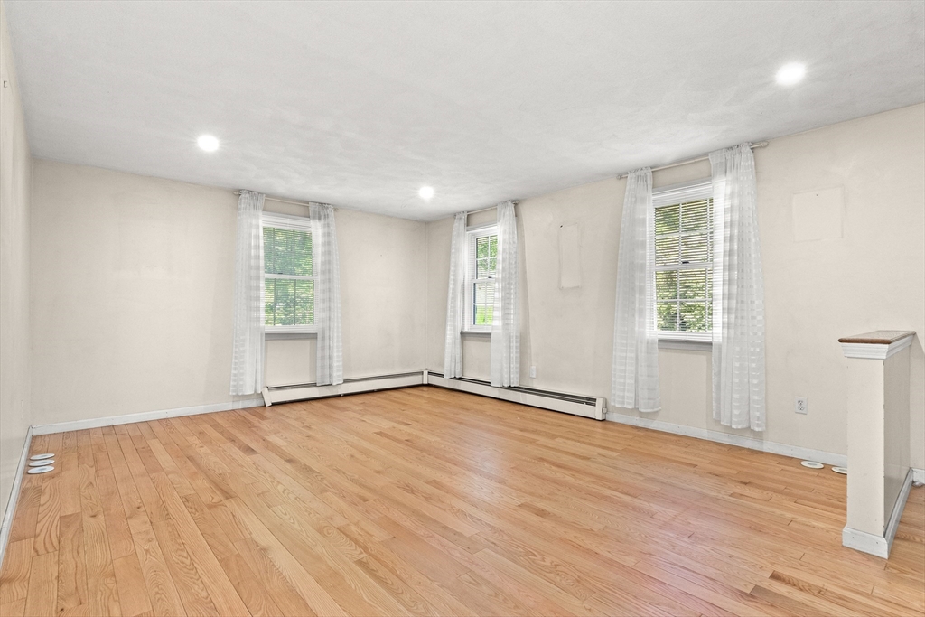 178 R King Street Groveland, MA 01834 - Photo 11 of 38 Gallery Image 11