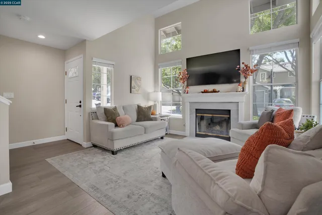 $555,000 | 235 Pebblecreek Court, Martinez, CA 94553