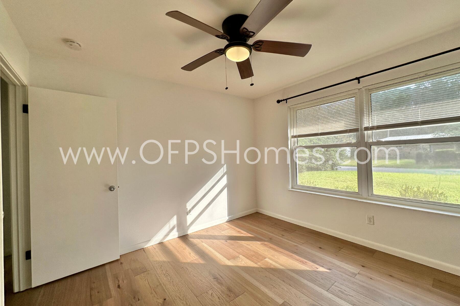 309 Pontevedra Lane Niceville, FL 32578 - Photo 21 of 32 a view of an entryway