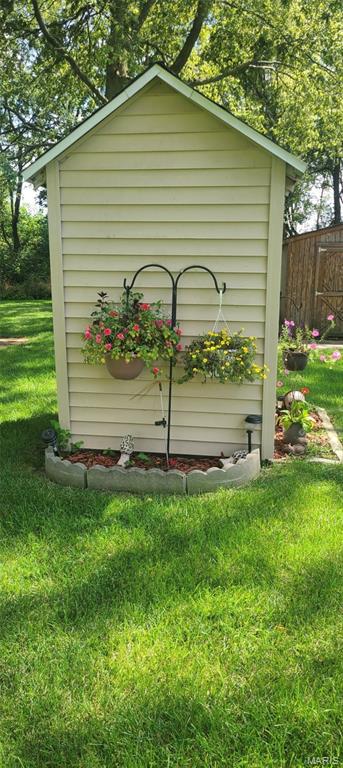 12012 Silver Creek Road Alhambra, IL 62001 - Photo 9 of 45