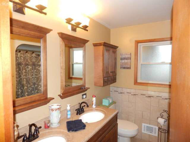 11254 West Stanley Road Flushing, MI 48433 - Photo 20 of 32 21118963-19.JPG