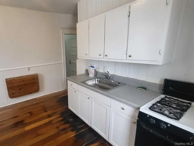 $2,000 | 108 Winnikee Avenue, Unit 2, Poughkeepsie, NY 12601