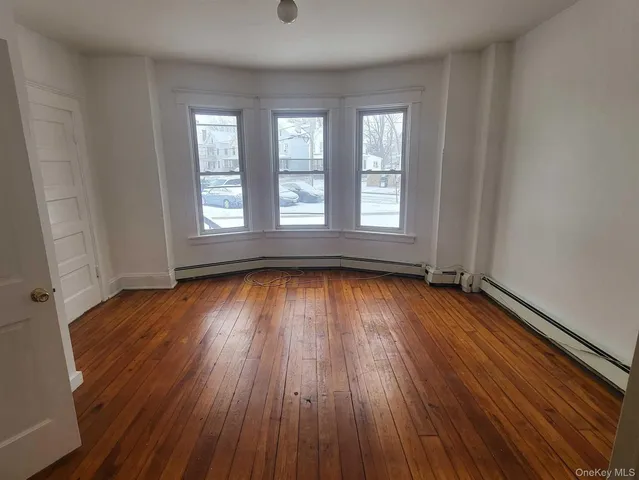 $2,000 | 108 Winnikee Avenue, Unit 2, Poughkeepsie, NY 12601