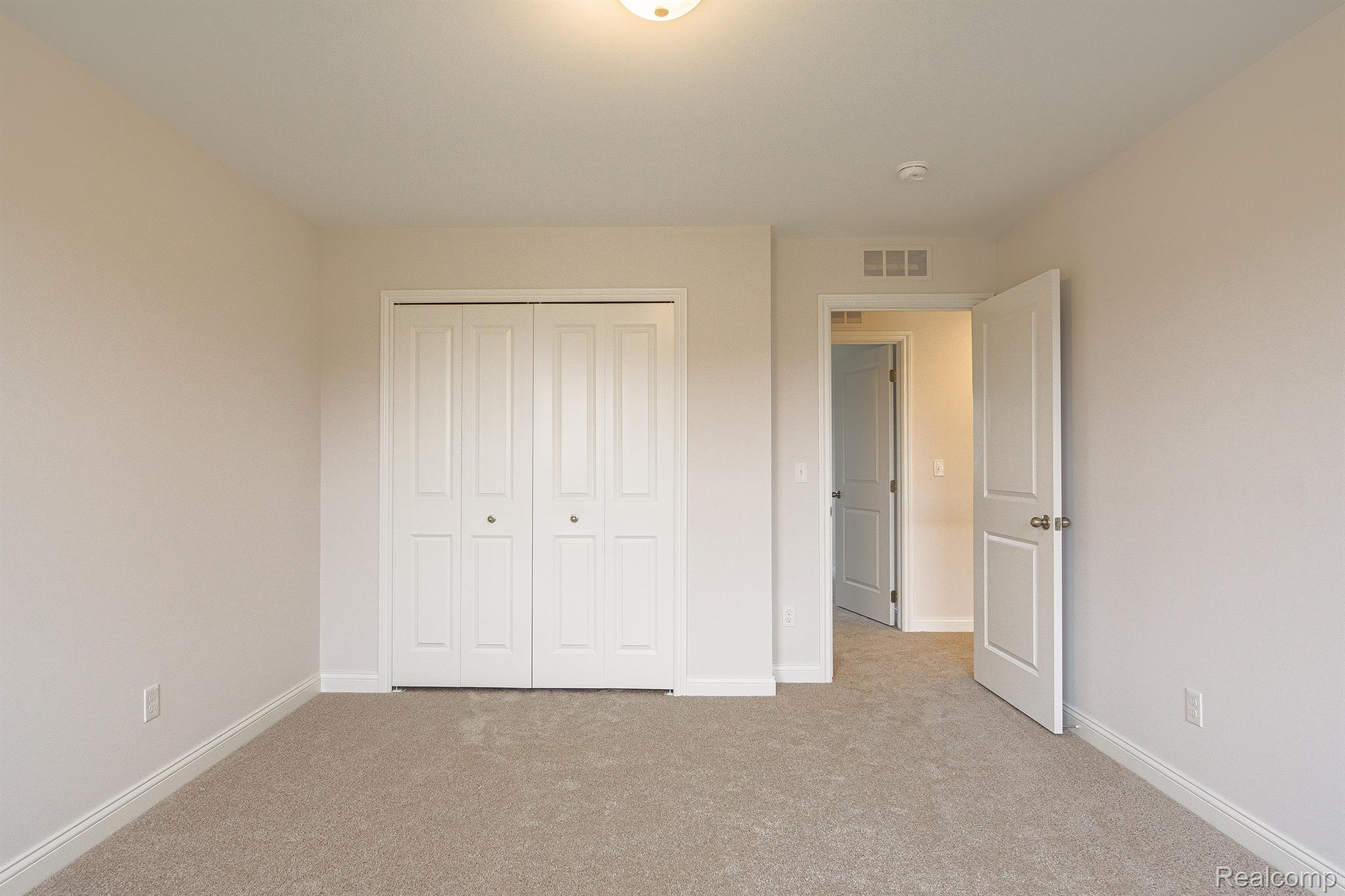 21941 Rustic Drive Macomb, MI 48044 - Photo 31 of 52 Gallery Image 31