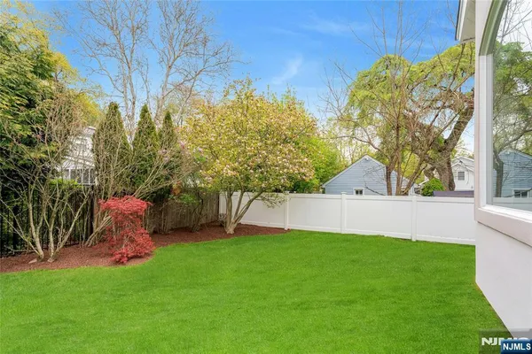 $1,588,888 | 27 Highland Avenue, Demarest, NJ 07627