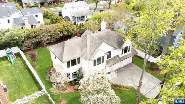 $1,588,888 | 27 Highland Avenue, Demarest, NJ 07627