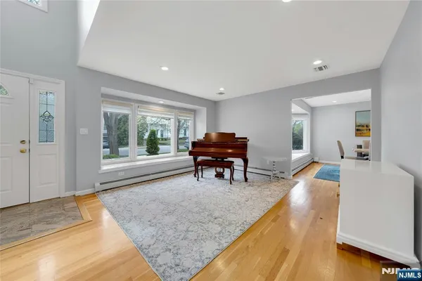 $1,588,888 | 27 Highland Avenue, Demarest, NJ 07627