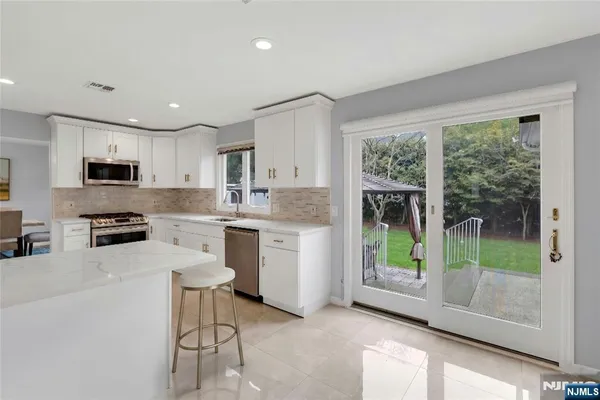 $1,588,888 | 27 Highland Avenue, Demarest, NJ 07627