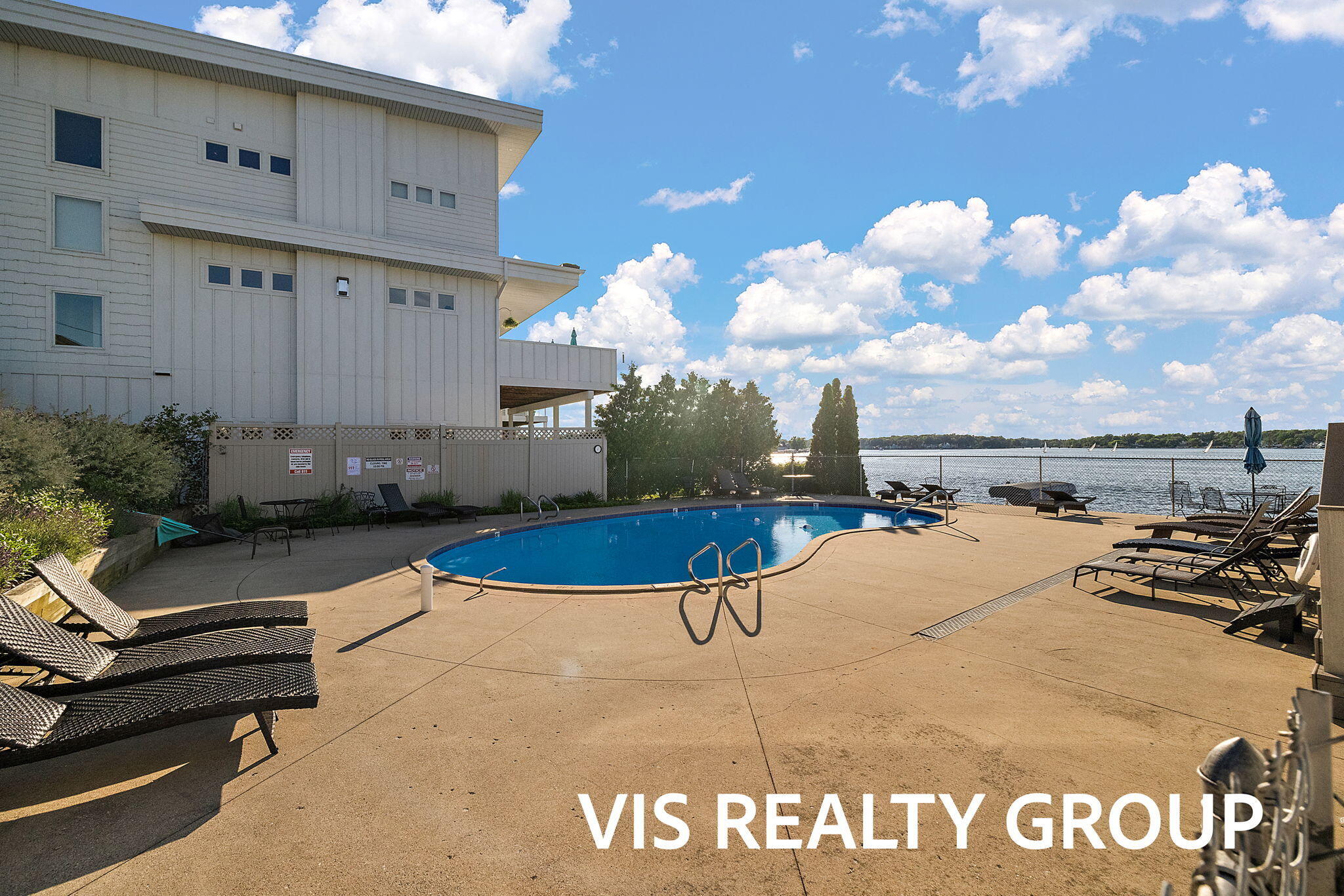 400 Lakeview Court, Unit 8B Spring Lake, MI 49456 - Photo 11 of 64 58-web-or-mls-1G1A7297