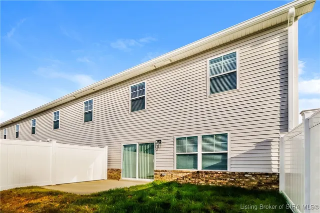 $2,105 | 2107 Paddle Wheel Drive, Jeffersonville, IN 47130