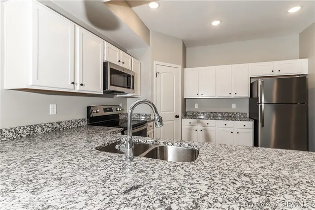 $2,105 | 2107 Paddle Wheel Drive, Jeffersonville, IN 47130