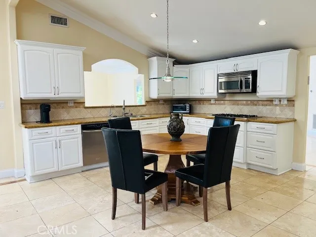 $6,480 | 6201 Corbin Avenue, Tarzana, CA 91356