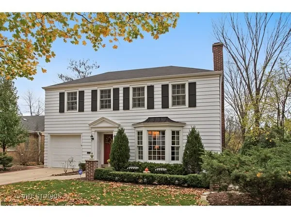 $775,000 | 105 Lakeside Place, Highland Park, IL 60035