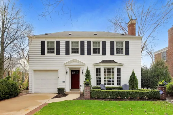 $775,000 | 105 Lakeside Place, Highland Park, IL 60035