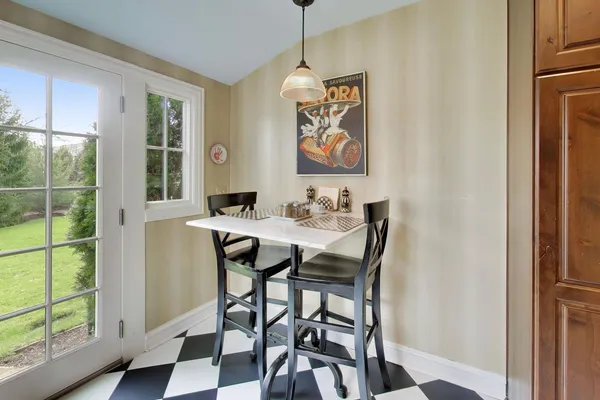 $775,000 | 105 Lakeside Place, Highland Park, IL 60035