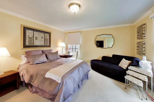 $775,000 | 105 Lakeside Place, Highland Park, IL 60035
