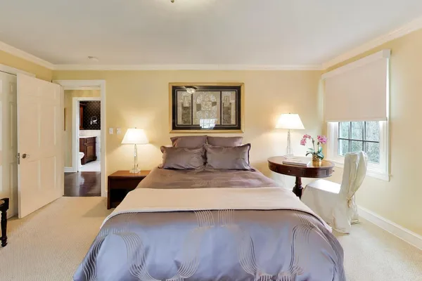$775,000 | 105 Lakeside Place, Highland Park, IL 60035