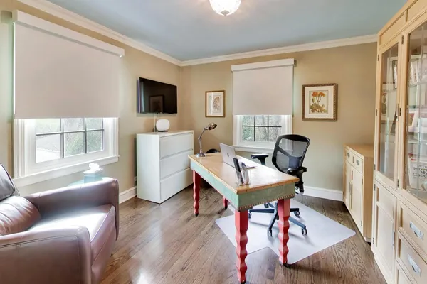 $775,000 | 105 Lakeside Place, Highland Park, IL 60035