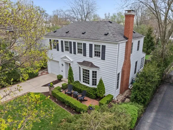 $775,000 | 105 Lakeside Place, Highland Park, IL 60035