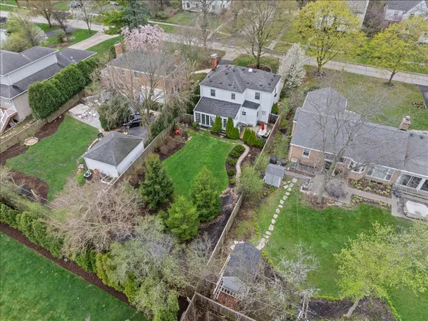 $775,000 | 105 Lakeside Place, Highland Park, IL 60035
