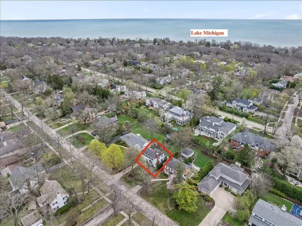 $775,000 | 105 Lakeside Place, Highland Park, IL 60035