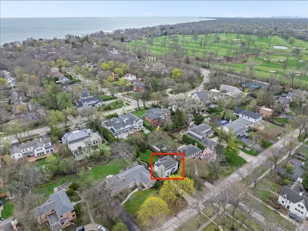 $775,000 | 105 Lakeside Place, Highland Park, IL 60035