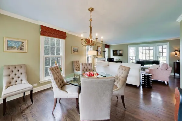 $775,000 | 105 Lakeside Place, Highland Park, IL 60035
