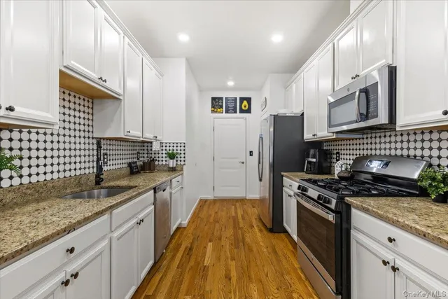 $525,000 | 17 Woodrose Court, Middletown, NY 10940